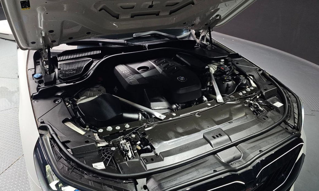 BMW 5-Series 520i Special Edition, 2024