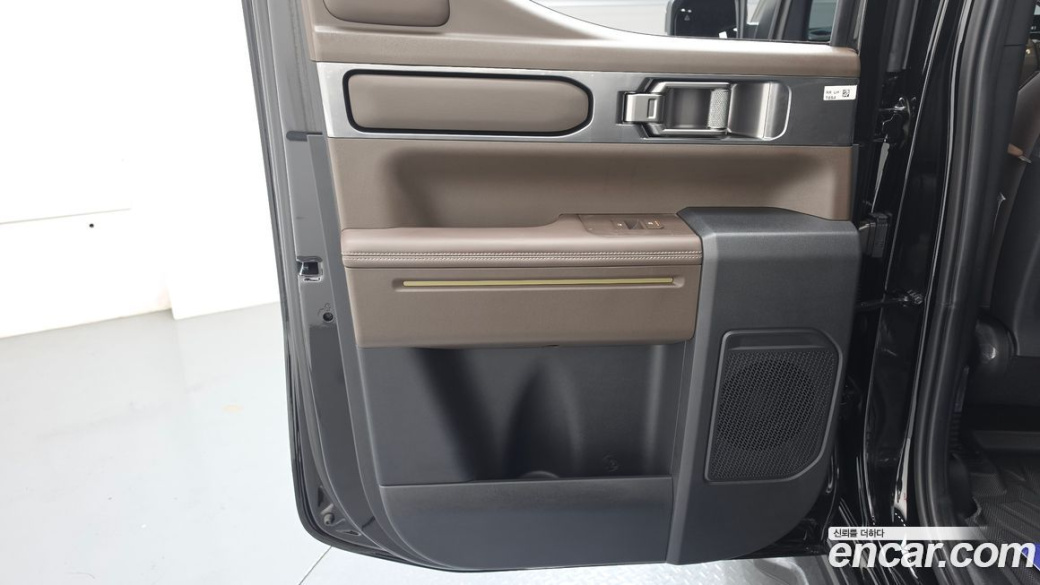 Kia Tasman 2.5T Gasoline 4WD, 2026