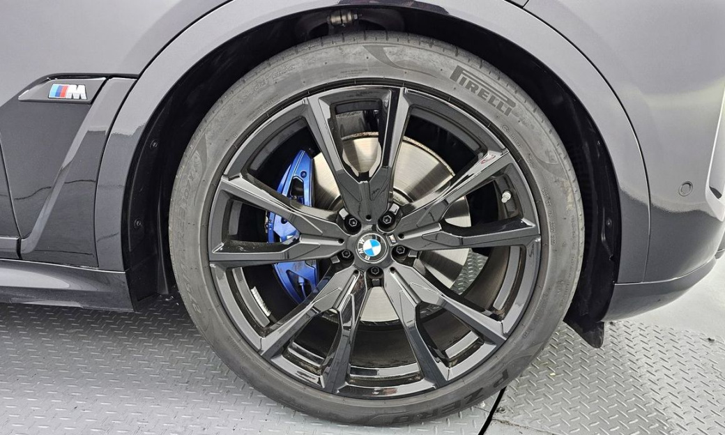BMW X7 M60i xDrive M sport 6STR, 2025