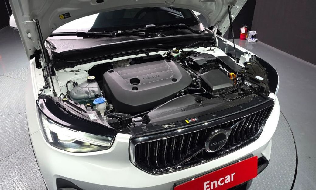Volvo XC40 B4 Ultra Bright, 2026