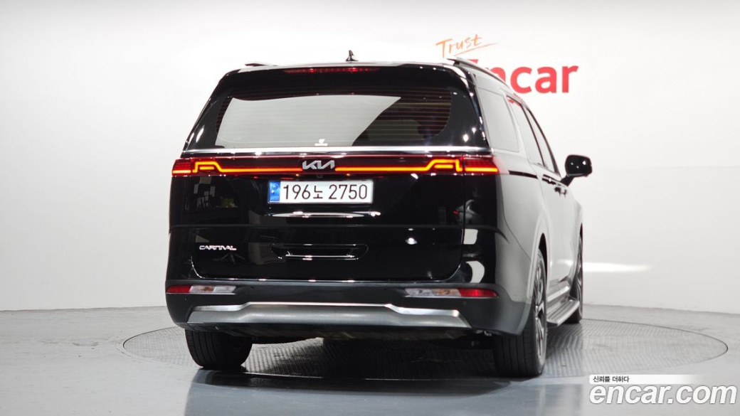 Kia Carnival 7-Seater Signature, 2023