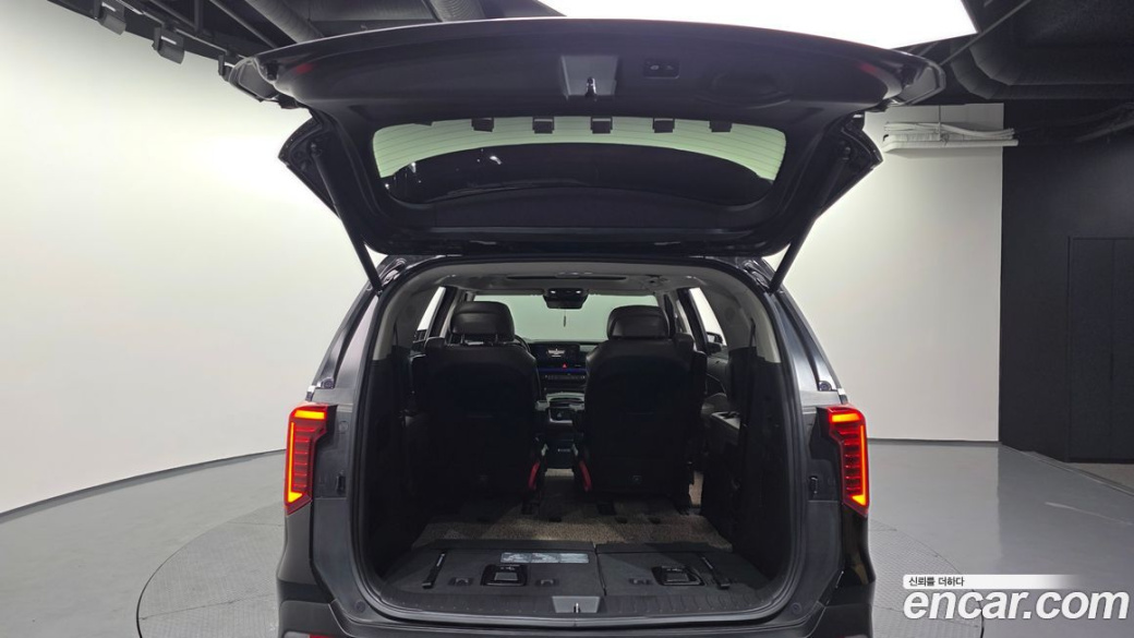 Kia Carnival 7-Seater Signature, 2025