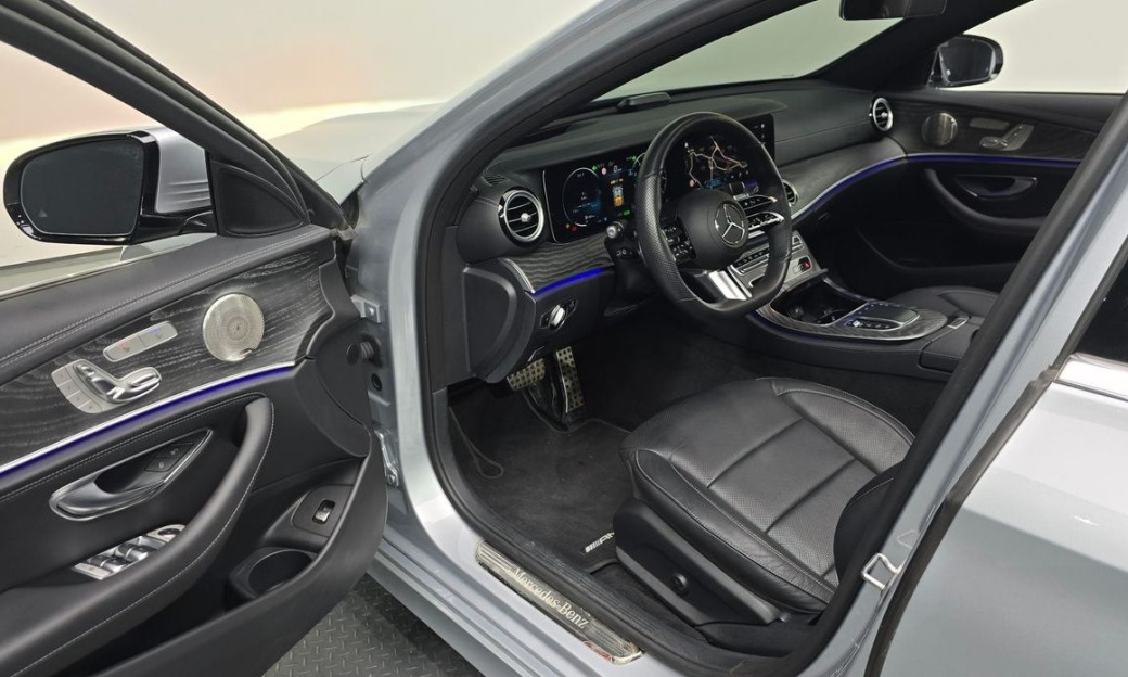 Mercedes-Benz E-Class E350 4MATIC AMG Line, 2022