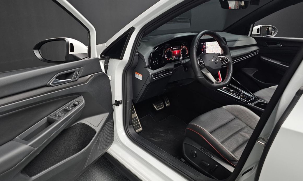 Volkswagen Golf 2.0 GTI, 2024