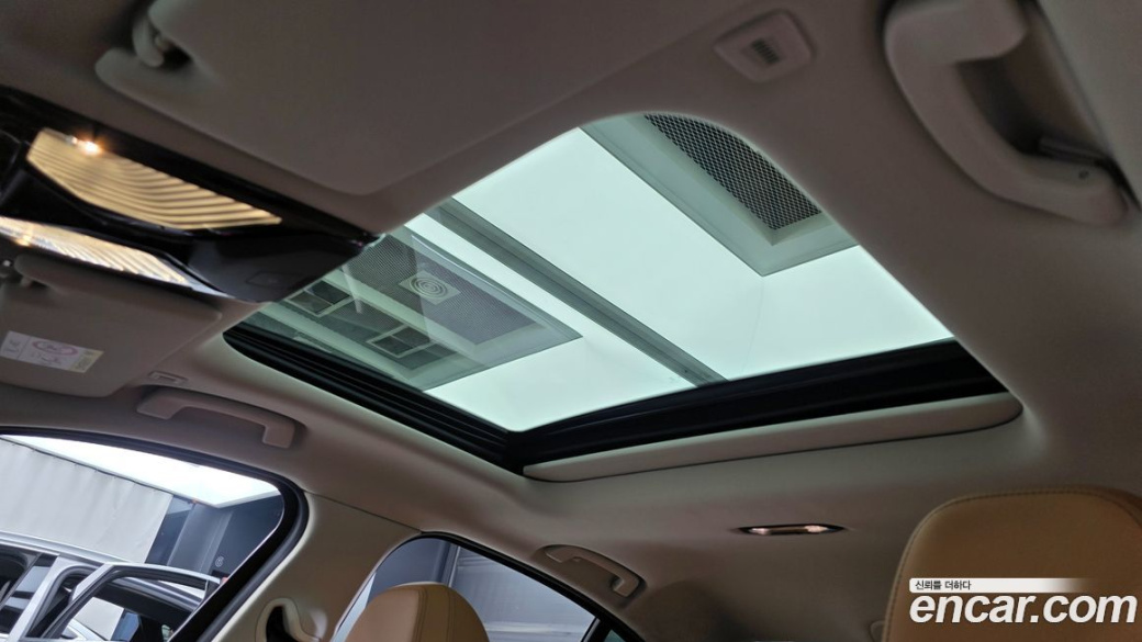 BMW 3-Series 320i, 2023