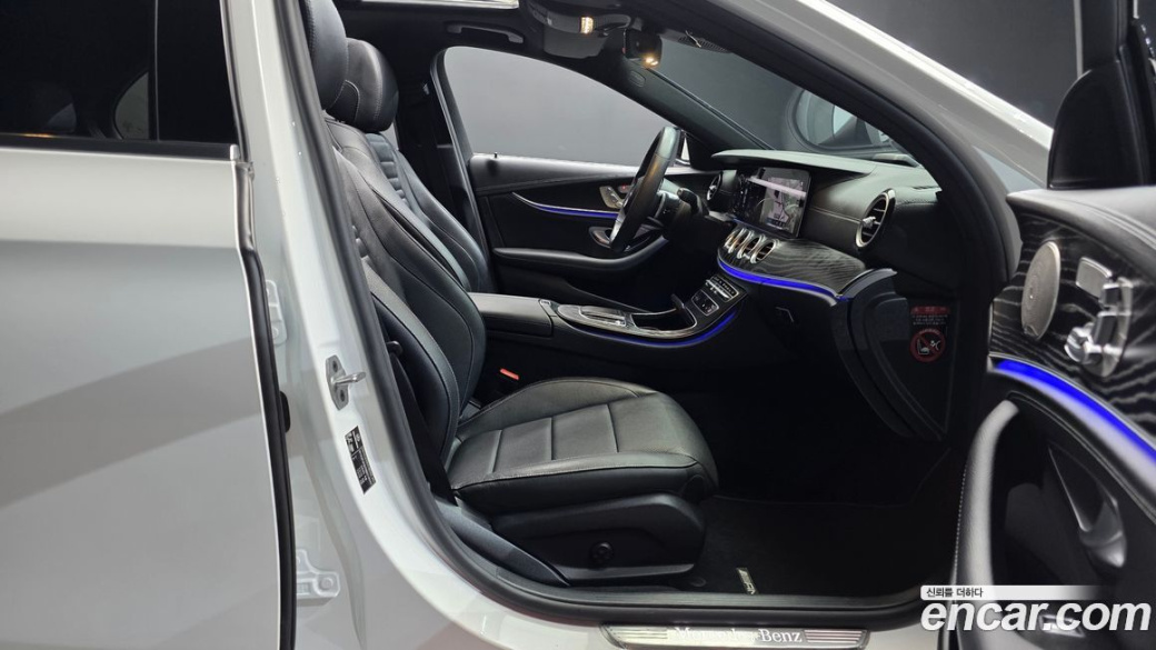 Mercedes-Benz E-Class E220d 4MATIC AMG Line, 2022