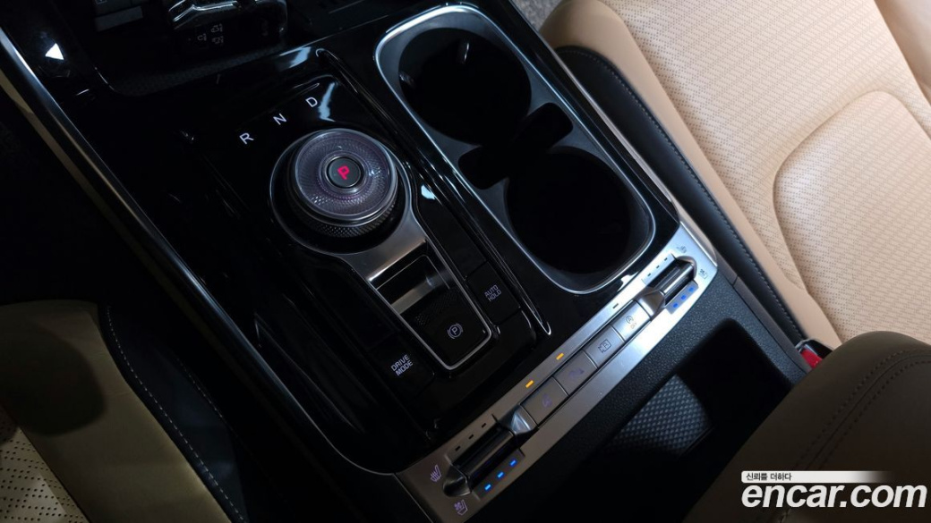 Kia Carnival 7-Seater Signature, 2023
