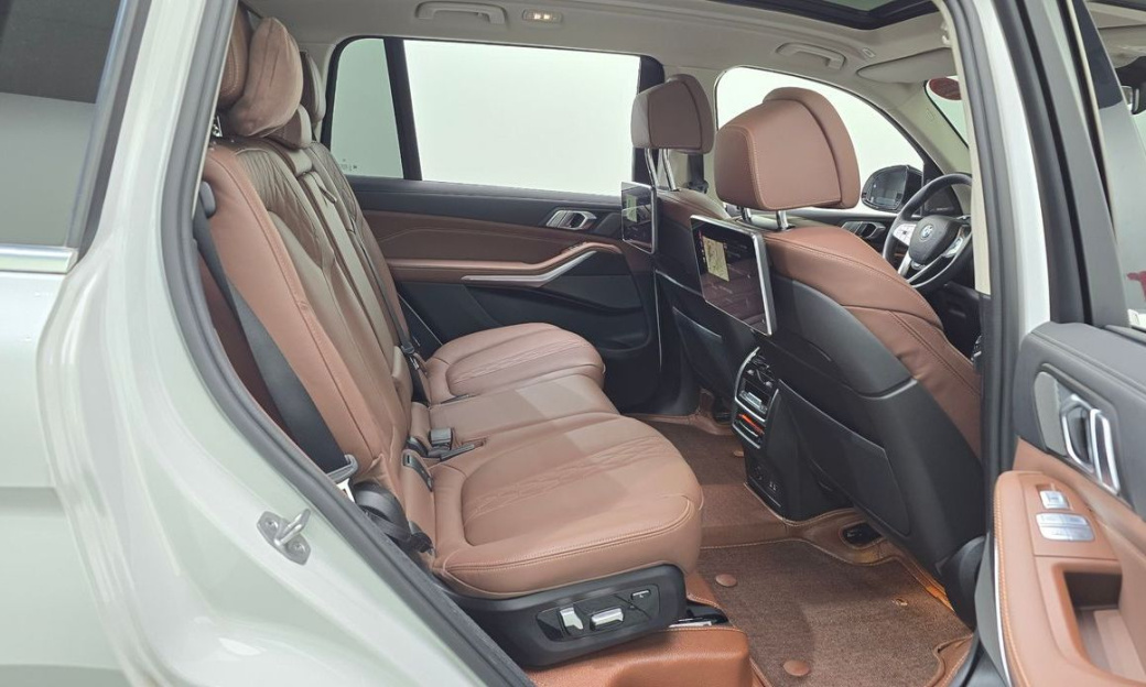 BMW X7 xDrive 40i Design Pure Excellence 7-Seater, 2022