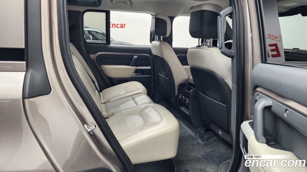 Land Rover Defender 110 D300 HSE, 2023
