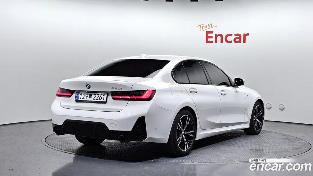 BMW 3-Series 320i M Sport, 2023