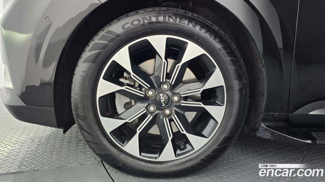 Kia Carnival 7-Seater Signature, 2023