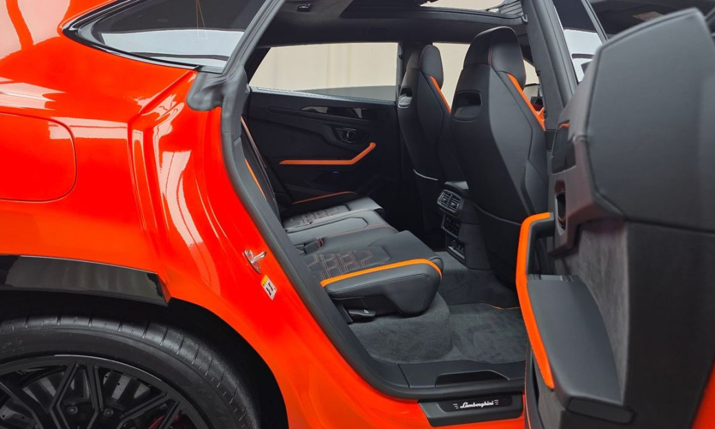 Lamborghini Urus 4.0 V8 SE, 2025