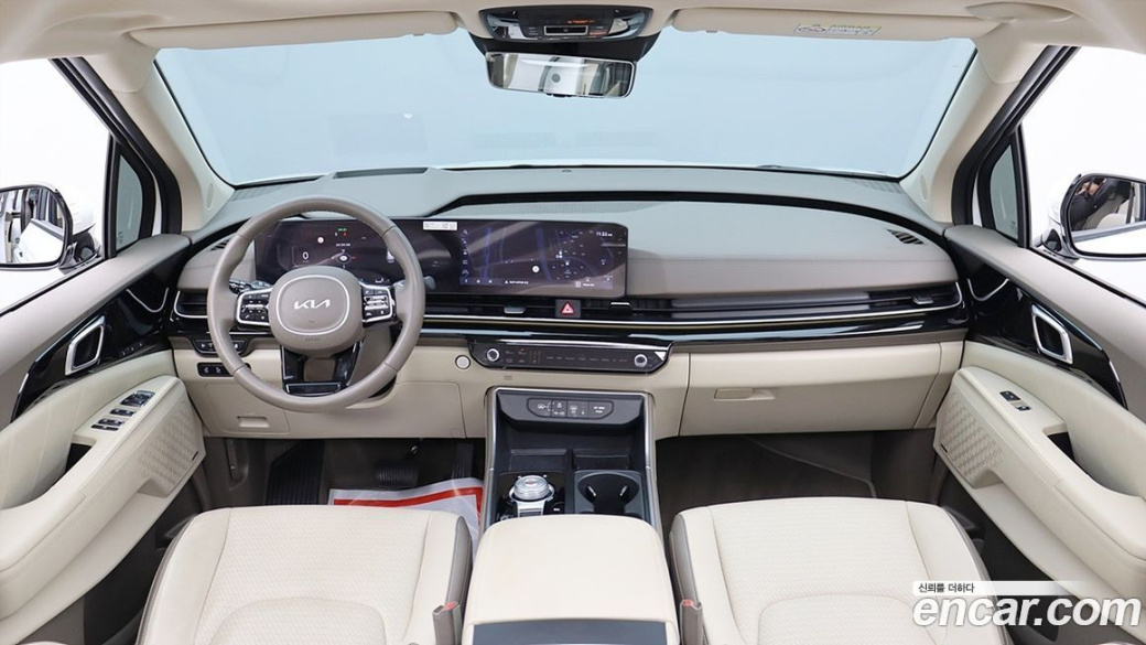 Kia Carnival 9-Seater Signature, 2024