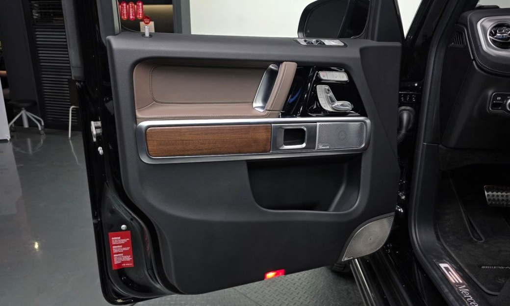 Mercedes-Benz G-Class G450d, 2025