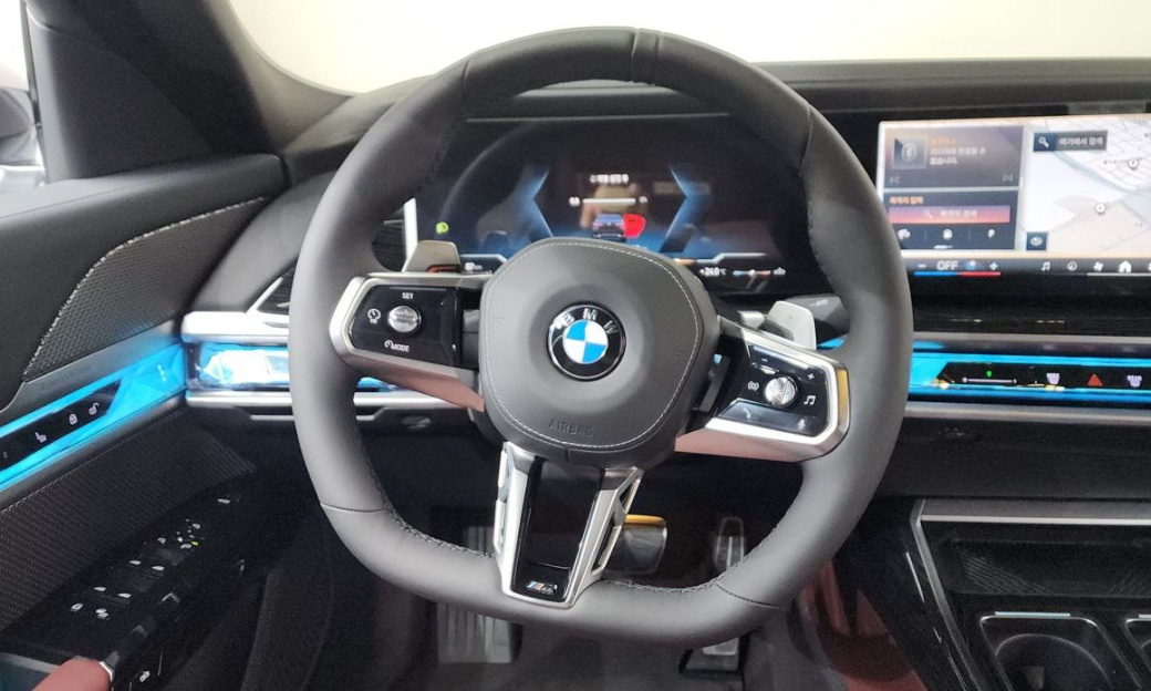 BMW 7-Series 740i xDrive M Sport, 2025