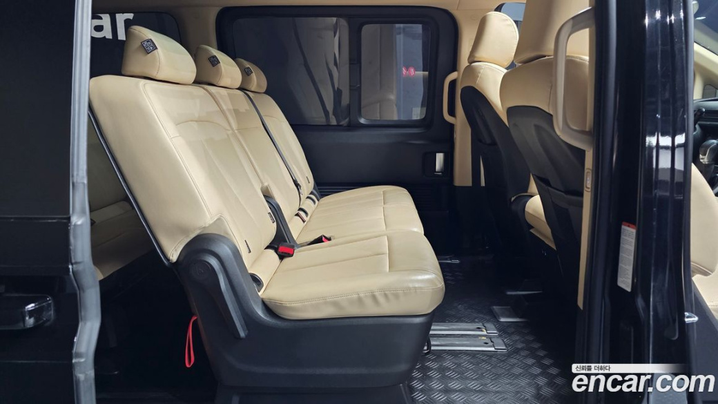 Hyundai Staria Tourer 9-Seater, 2022