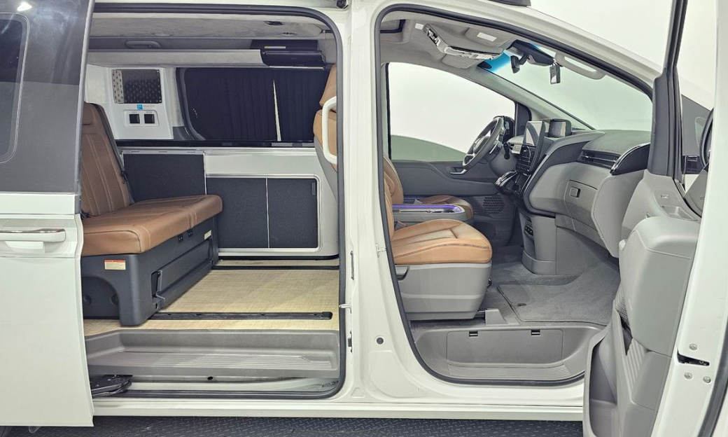 Hyundai Staria 2WD Camping Car, 2024