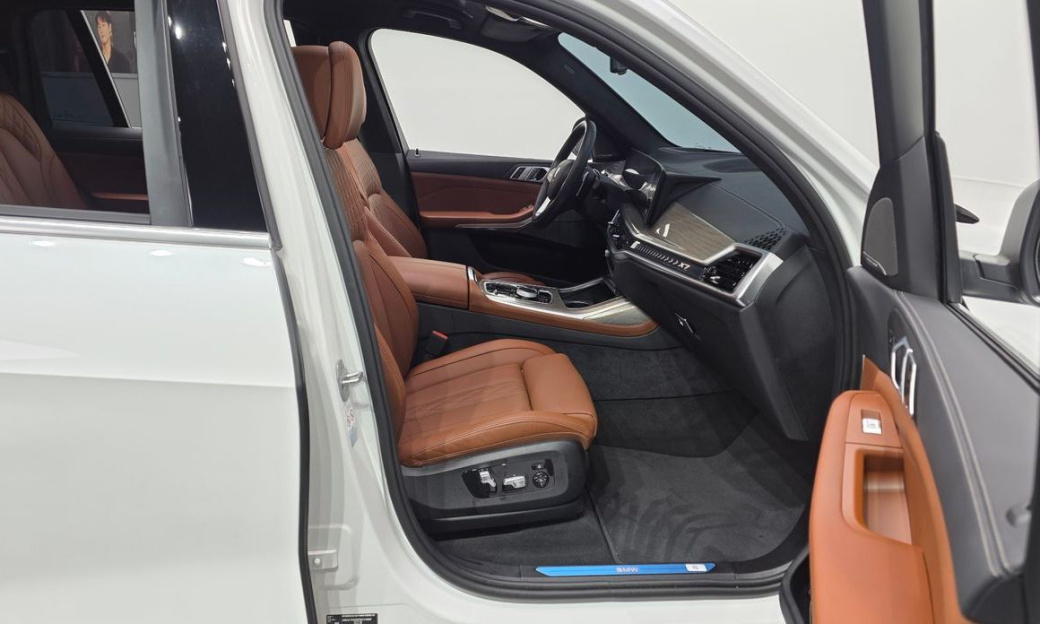 BMW X7 xDrive 40i Design Pure Excellence 7-Seater, 2024