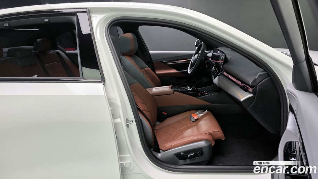 BMW 5-Series 530i xDrive M Sport, 2025