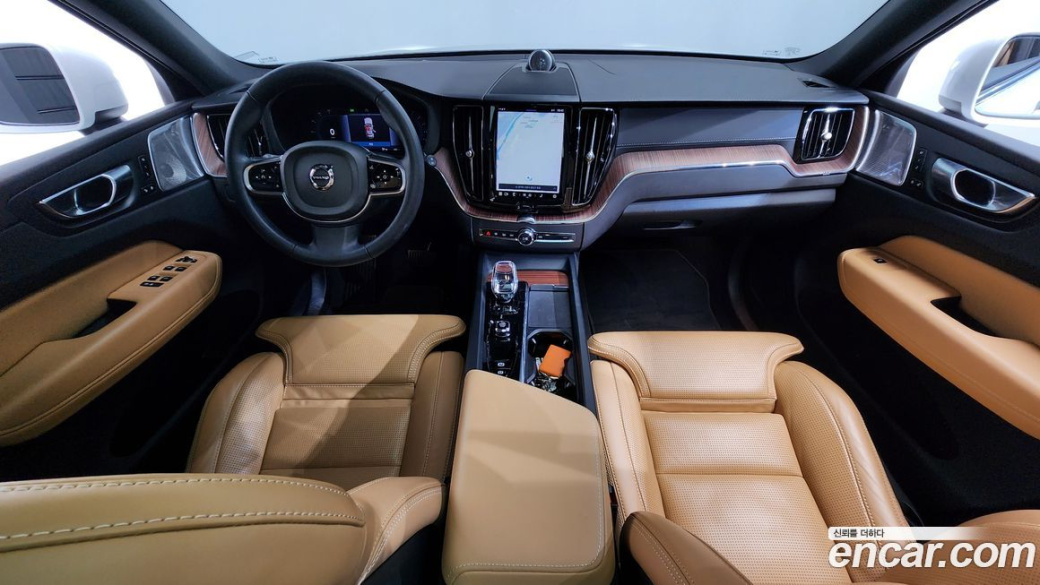 Volvo XC60 B5 Ultimate Bright, 2023