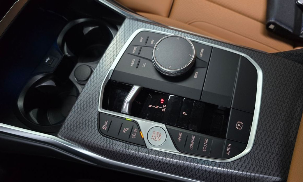 BMW 3-Series 320i Touring M Sports, 2024