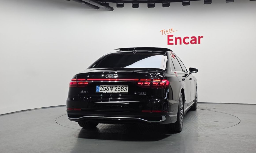 Audi A8 55 TFSI Quattro Premium LWB, 2023