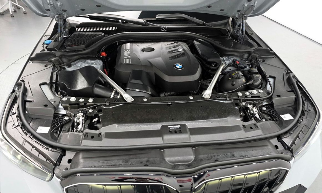 BMW 5-Series 530i xDrive M Sport, 2025