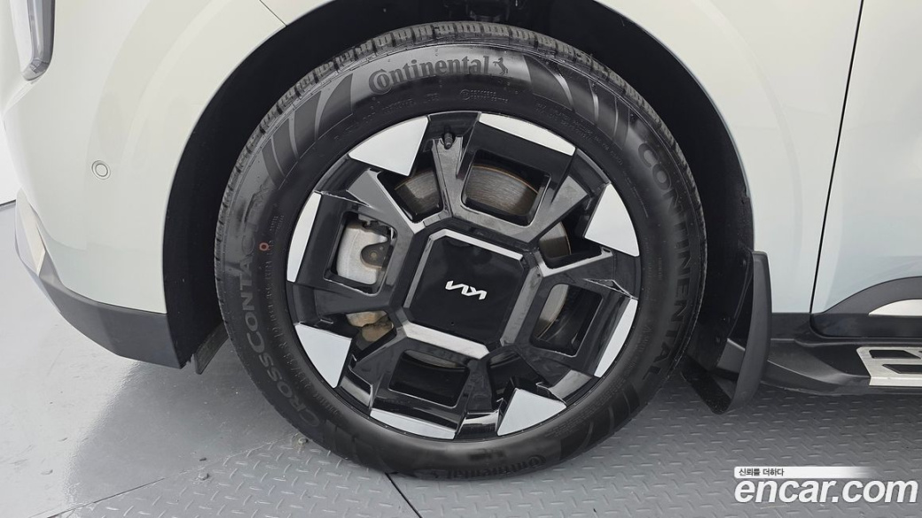 Kia Carnival 7-Seater Outdoor, 2024