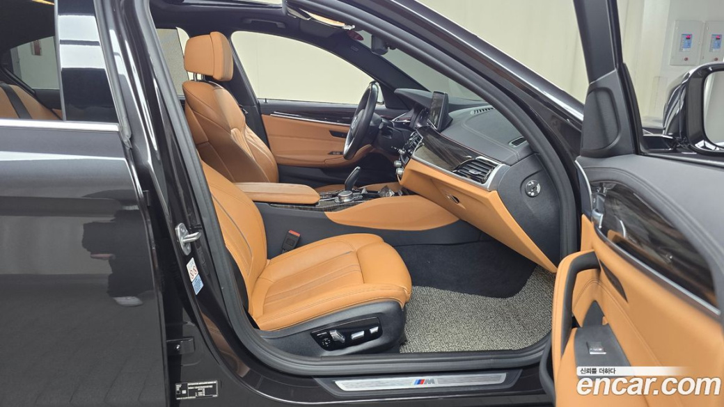 BMW 5-Series 520i M Sport, 2022