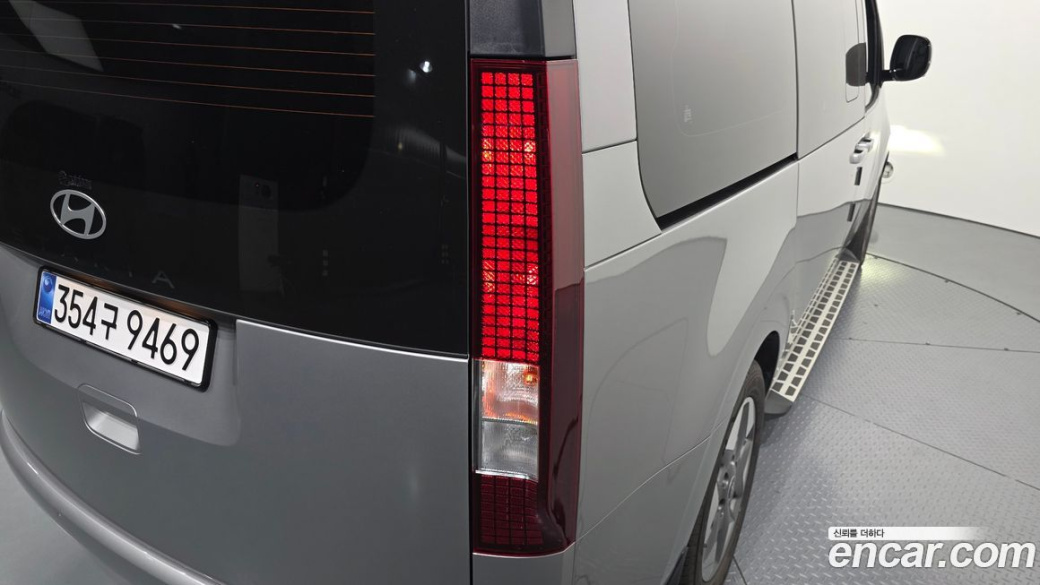 Hyundai Staria Tourer 9-Seater, 2025