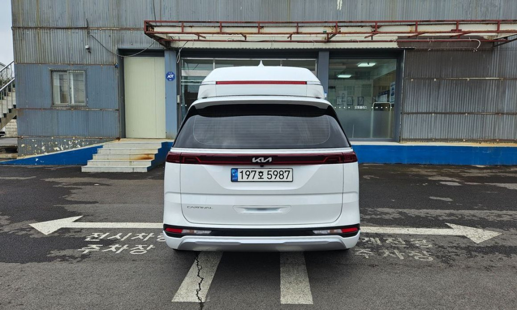 Kia Carnival 9-Seater Hi-Limousine, 2022
