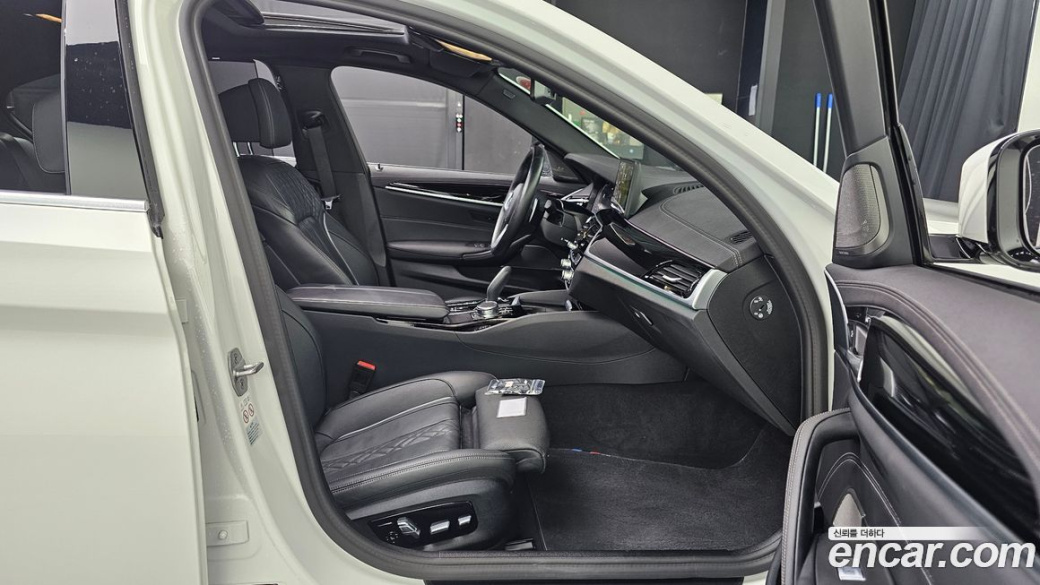 BMW 5-Series 530i M Sport Package, 2023