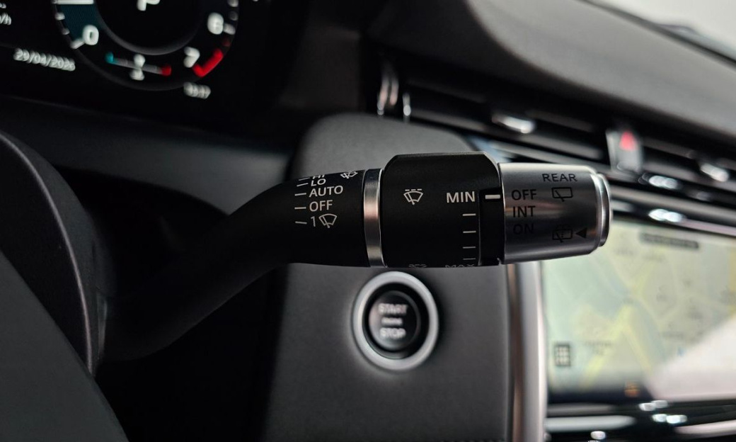 Land Rover Discovery Sport P250 SE, 2022