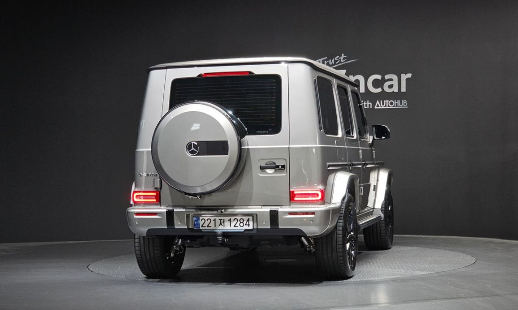 Mercedes-Benz G-Class G450d, 2025
