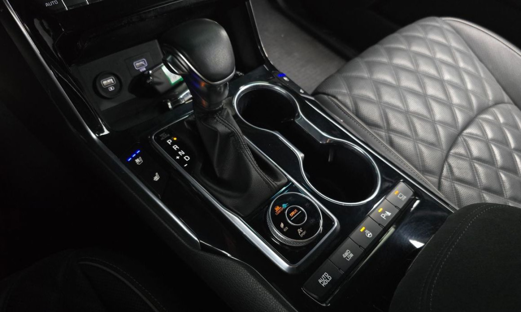 Kia Mohave Diesel 3.0 4WD 6-Seater, 2022