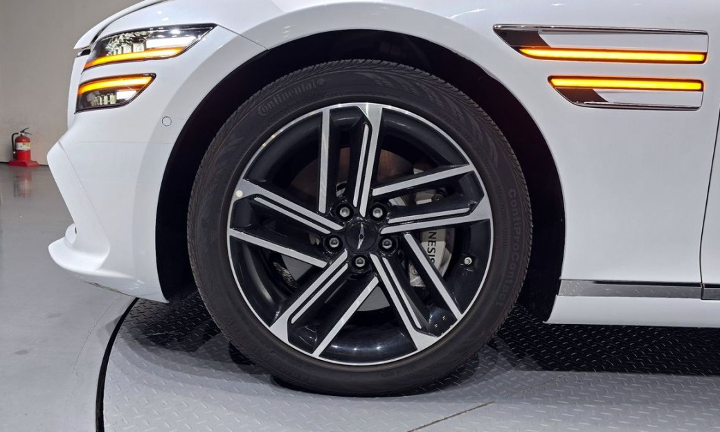 Genesis G80 Gasoline 2.5 Turbo AWD, 2025