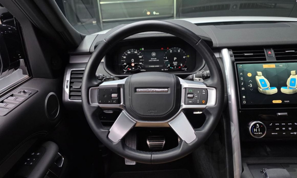 Land Rover Discovery D300 Dynamic HSE, 2024