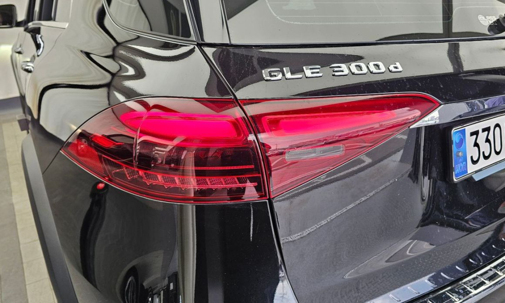 Mercedes-Benz GLE-Class GLE300d 4MATIC, 2024