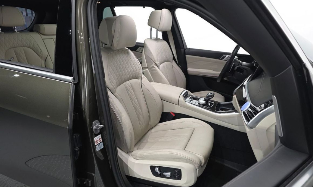 BMW X5 M50i, 2023