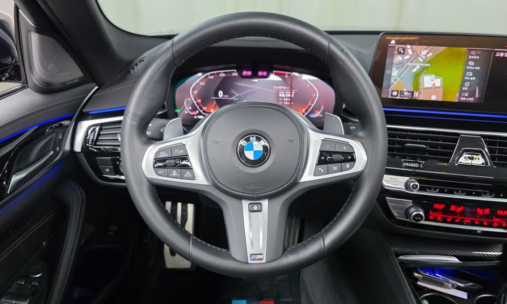 BMW 5-Series 530i xDrive M Sport Package, 2022