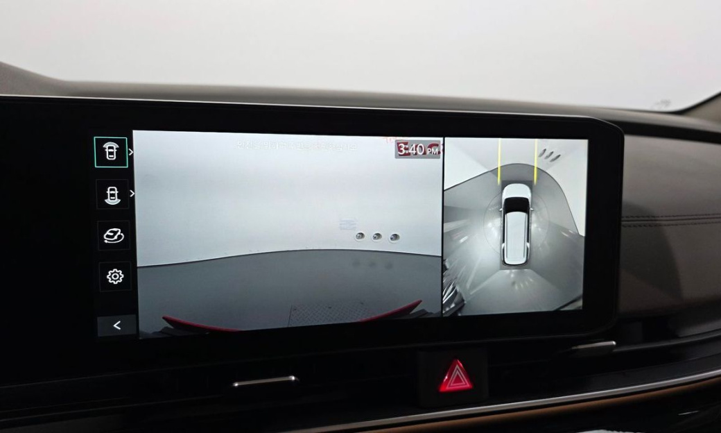 Kia Carnival 9-Seater Gravity, 2025