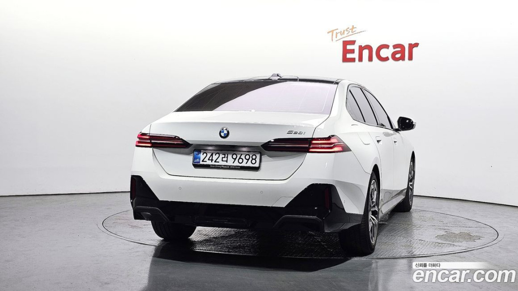 BMW 5-Series 520i M Sport, 2026
