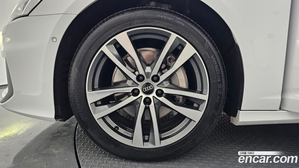 Audi A6 45 TFSI Quattro Premium, 2022