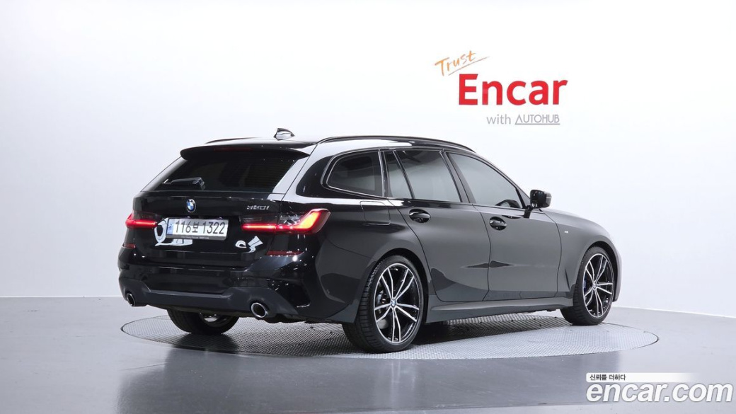 BMW 3-Series 320i Touring M Sports, 2022