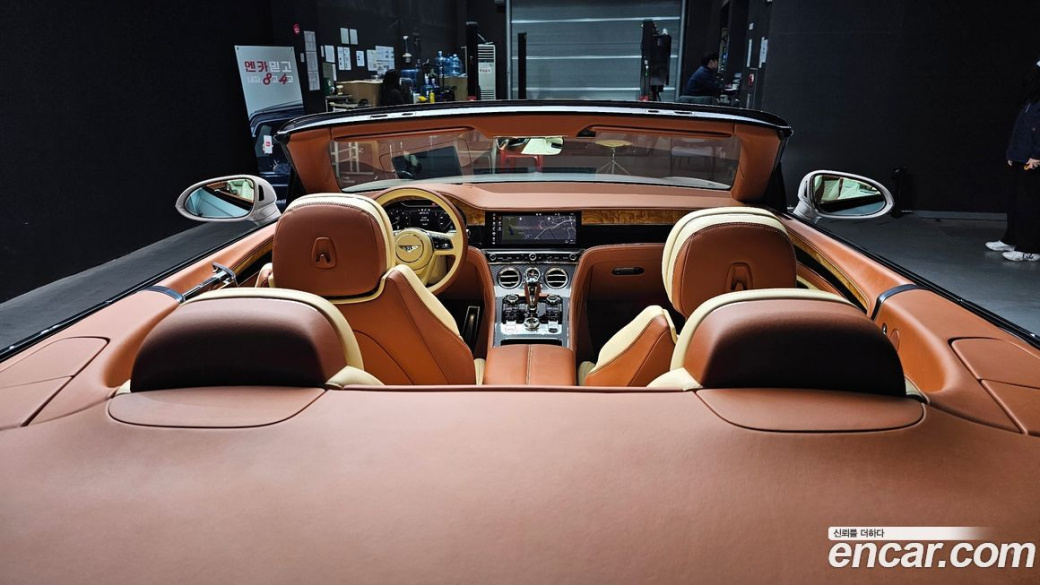 Bentley Continental 6.0 GTC, 2022