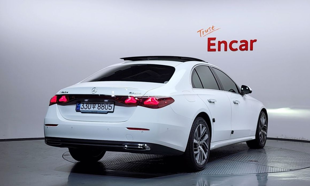 Mercedes-Benz E-Class E220d 4MATIC Exclusive, 2024