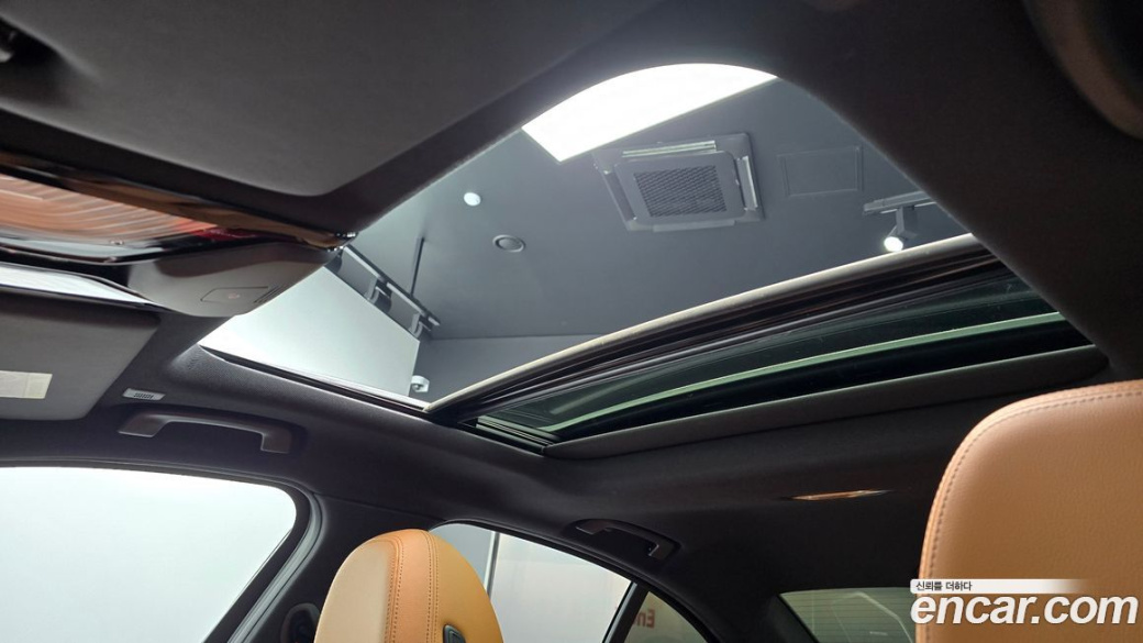 BMW 3-Series 320i M Sport, 2024