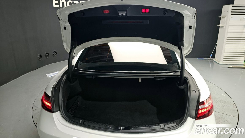 Mercedes-Benz E-Class E300d 4MATIC Coupe, 2022