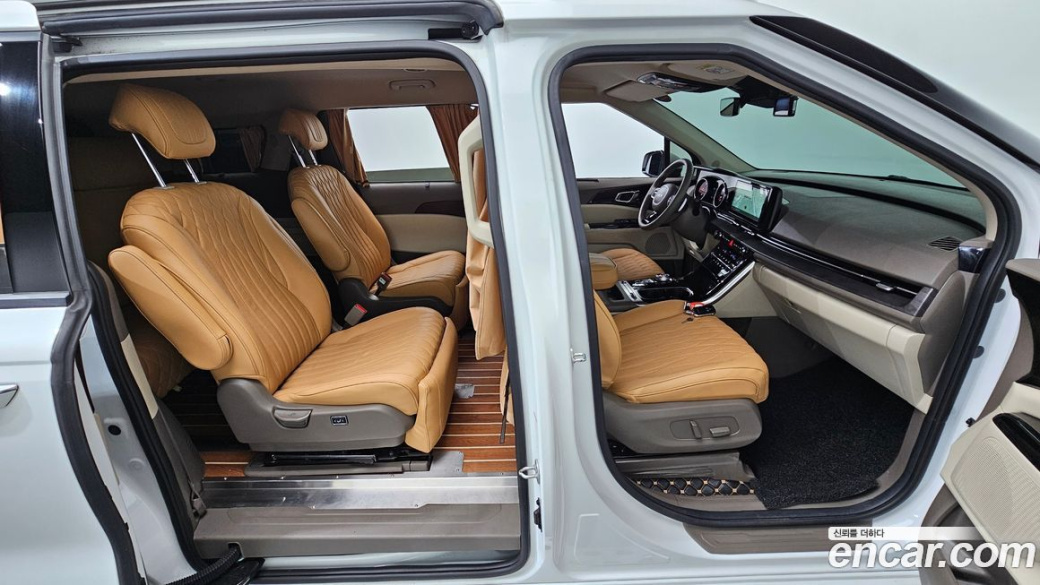 Kia Carnival 9-Seater Noblesse, 2023