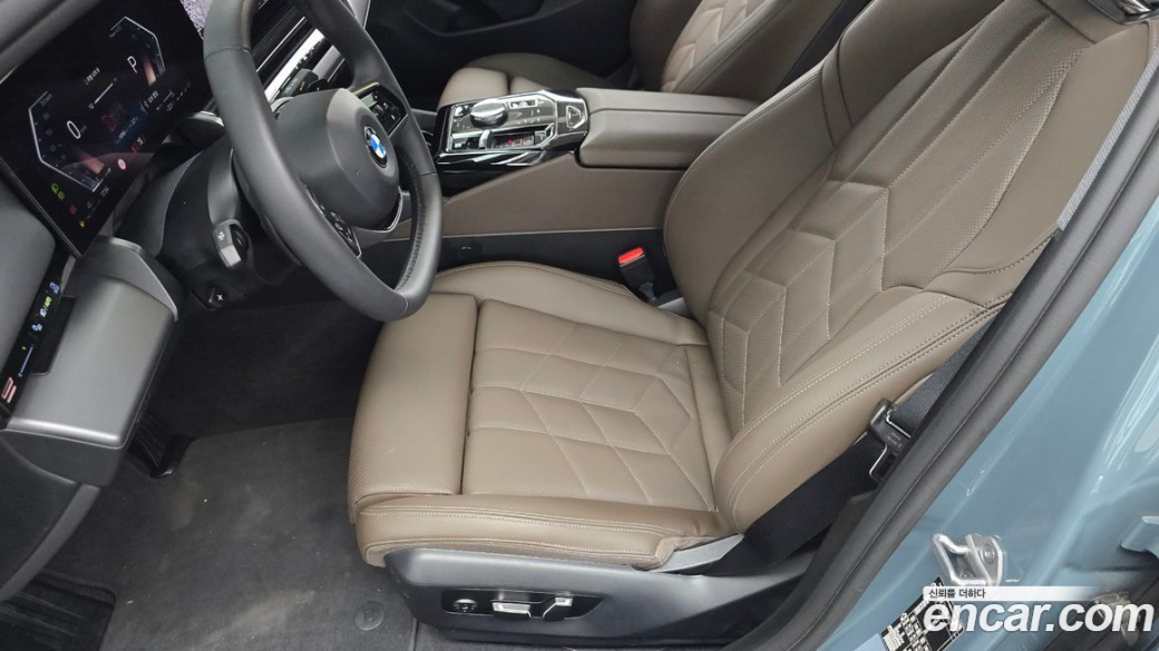 BMW 5-Series 520i, 2024